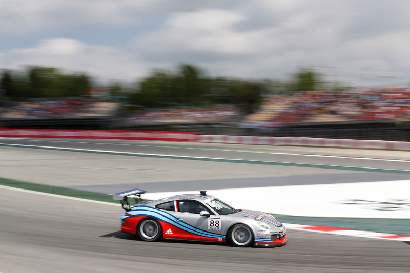 Illustration for article titled Here Are Your Martini Racing Porsche 911 Wallpapers